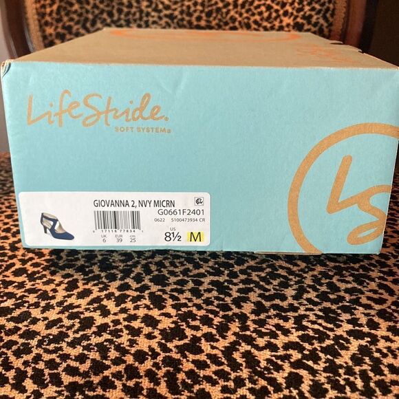 New in Box Life Stride soft system Navy back zip comfortable heels, size 8.5 - Picture 6 of 8